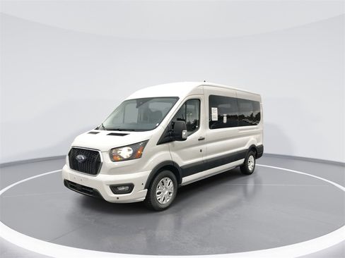 Used 2025 Ford Transit 350 XLT image 4