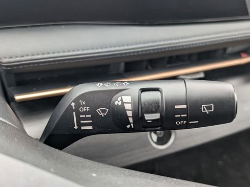 Used 2023 Nissan Ariya FWD image 20