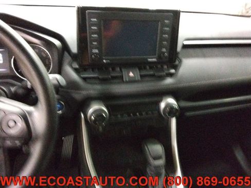 Used 2021 Toyota RAV4 XLE w/ Convenience Package AWD/4WD image 12