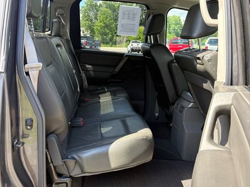 Used 2005 Nissan Titan LE w/ (T01) Tow Pkg AWD/4WD image 13
