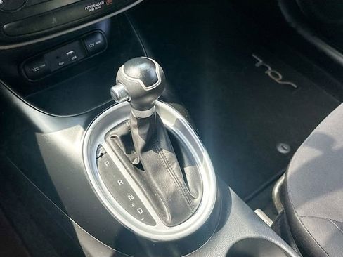 Used 2018 Kia Soul FWD image 16