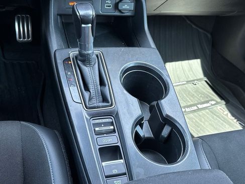 Used 2022 Honda Civic Sport image 11