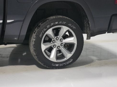 Used 2020 RAM 1500 Limited w/ Off Road Group image 30