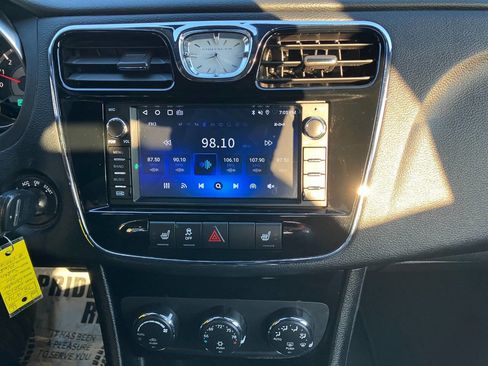 Used 2013 Chrysler 200 Limited image 19