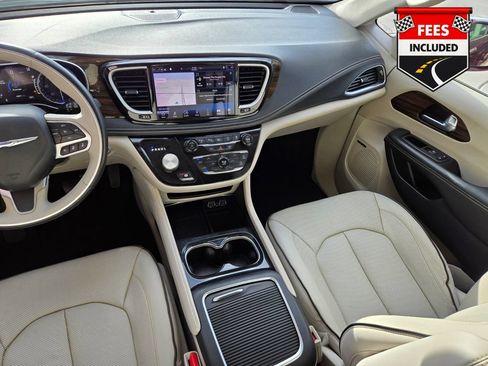 Used 2021 Chrysler Pacifica Limited w/ Premium & Safety Sphere Group AWD/4WD image 18