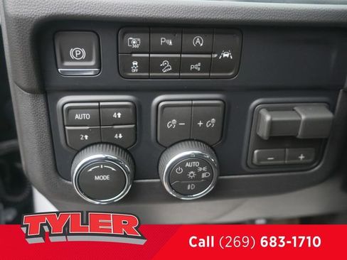 New 2026 Chevrolet Tahoe Premier w/ Sun And Tow Package AWD/4WD image 27