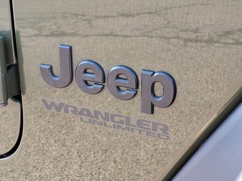 Used 2021 Jeep Wrangler Willys image 11