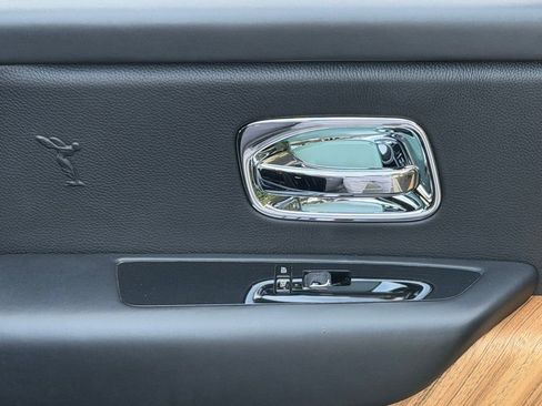 Used 2019 Rolls-Royce Cullinan image 36