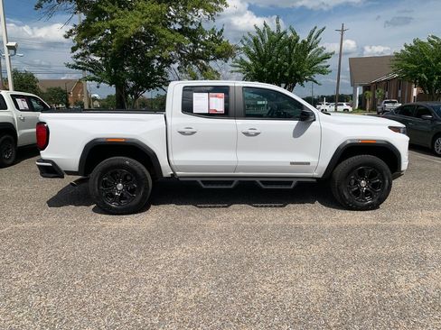 Used 2024 GMC Canyon Elevation RWD image 2