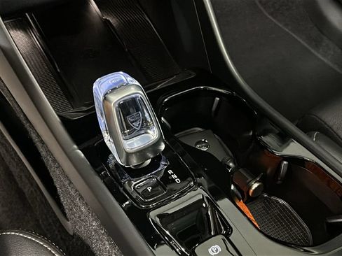 Certified 2026 Volvo XC40 B5 Plus AWD/4WD image 17