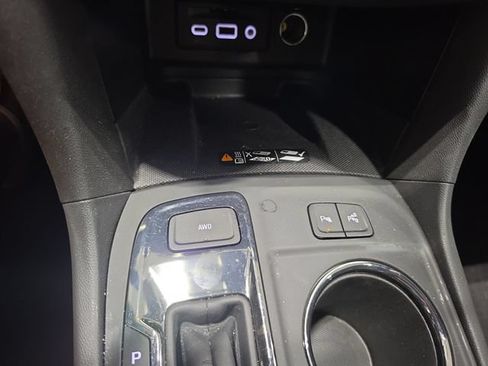 Used 2024 Chevrolet Equinox Premier AWD/4WD image 11