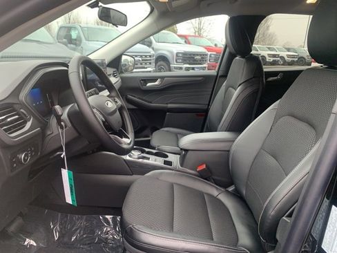 New 2025 Ford Escape SE w/ Class II Trailer Tow Package image 15