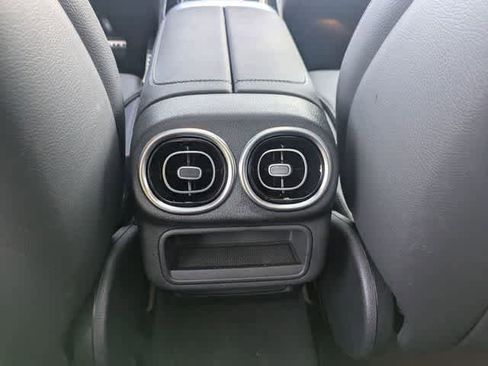 Used 2026 Mercedes-Benz GLC 300 image 37