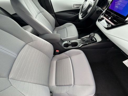 Used 2026 Toyota Corolla SE w/ SE Package FWD image 25