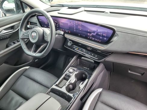 Certified 2025 Buick Envision Sport Touring image 19