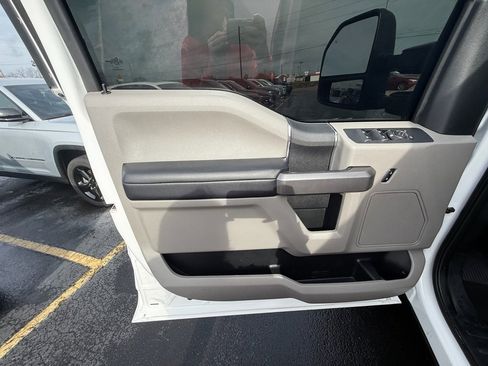 Used 2019 Ford F250 XLT w/ Snow Plow Prep Package image 9