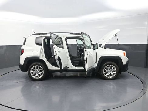 Used 2017 Jeep Renegade Latitude AWD/4WD image 46