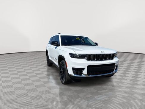 Used 2023 Jeep Grand Cherokee L Laredo AWD/4WD image 3