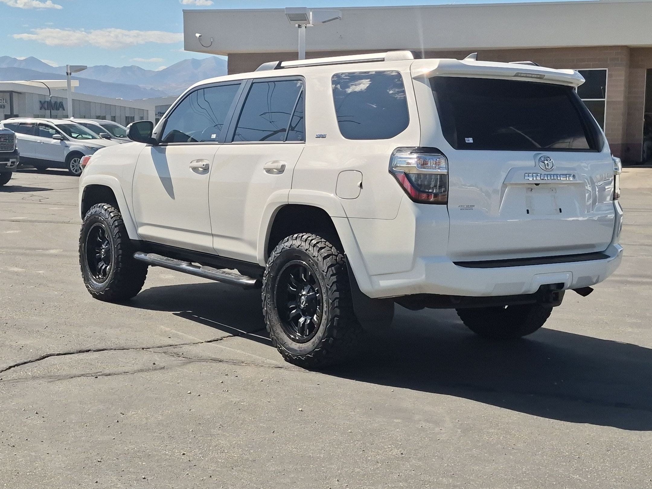 Used 2019 Toyota 4Runner SR5 Premium AWD/4WD image 3