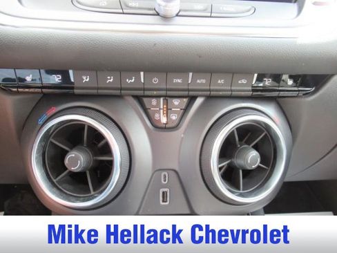 Used 2024 Chevrolet Blazer LT FWD image 29