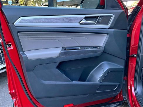 Used 2022 Volkswagen Atlas Cross Sport SE image 21