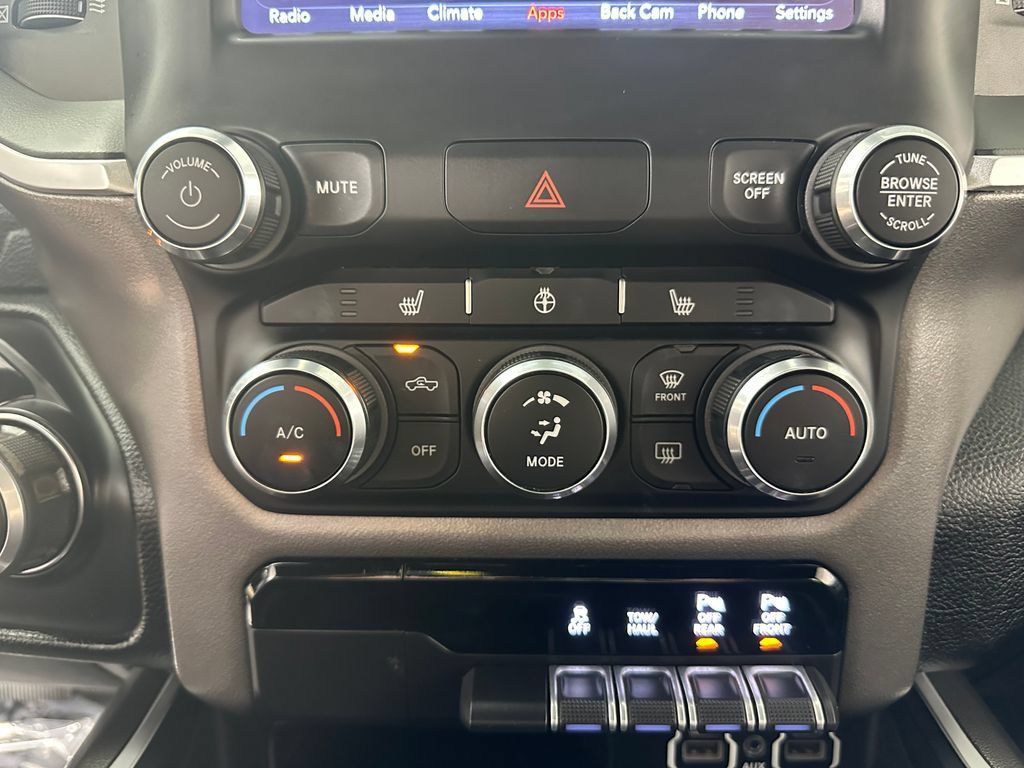 Used 2020 RAM 1500 Big Horn AWD/4WD image 30