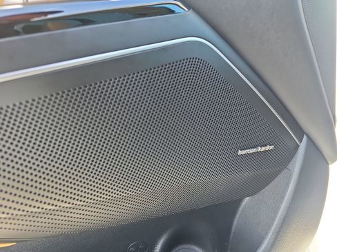 Used 2020 Kia Cadenza Limited image 16