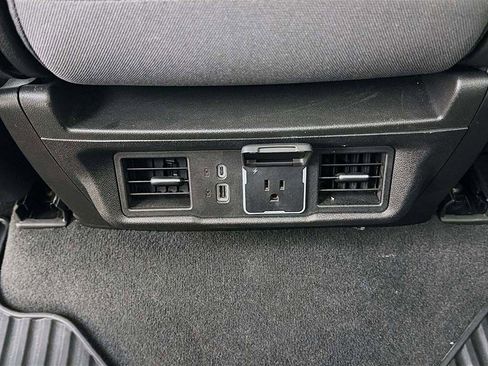 Used 2024 Chevrolet Silverado 1500 LT image 35