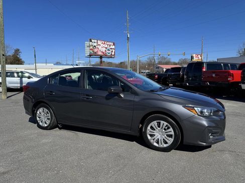 Used 2018 Subaru Impreza 2.0i image 3