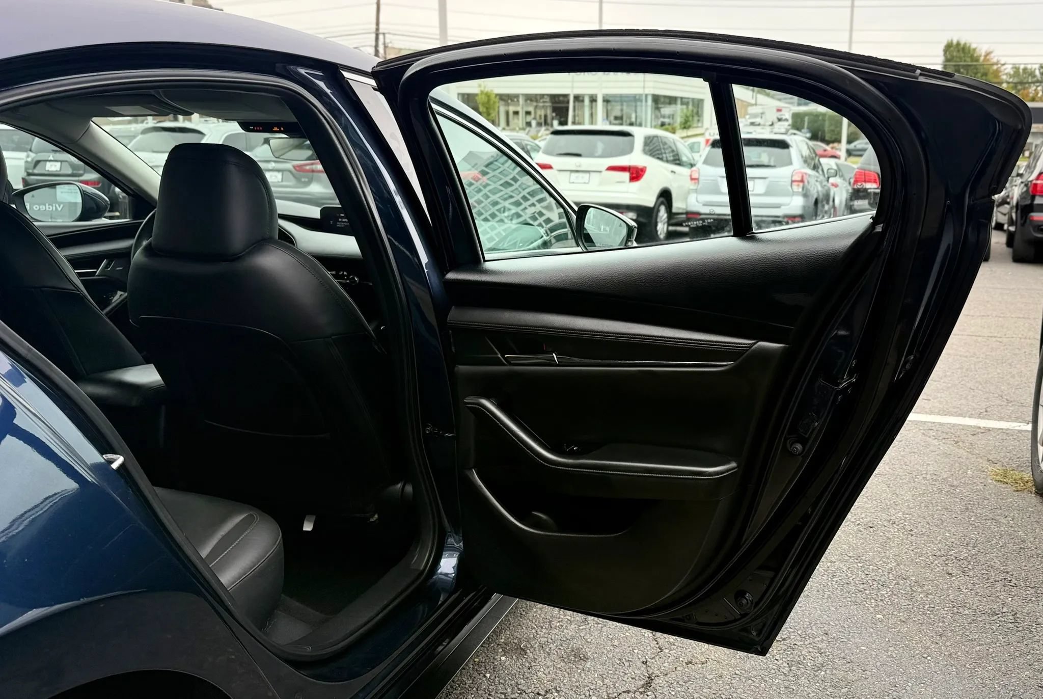 Used 2019 MAZDA MAZDA3 Sedan w/ Preferred Package FWD image 29