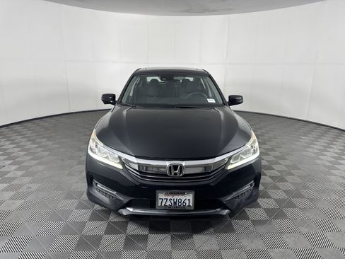 Used 2017 Honda Accord EX image 9