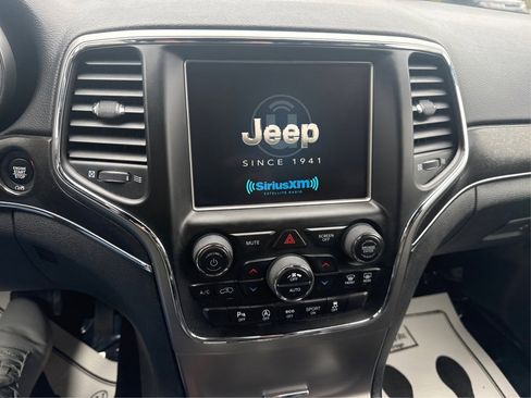 Used 2018 Jeep Grand Cherokee Limited w/ Luxury Group II AWD/4WD image 21