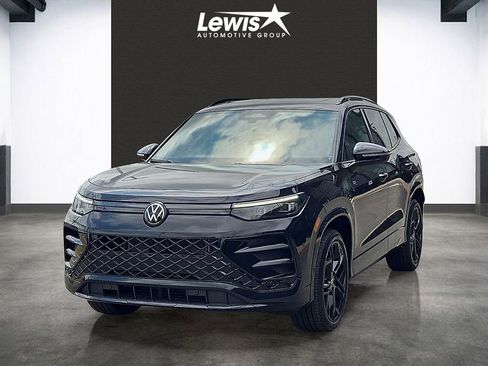 Used 2025 Volkswagen Tiguan SE R-Line AWD/4WD image 1