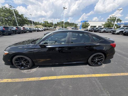 Used 2023 Honda Civic Sport image 9