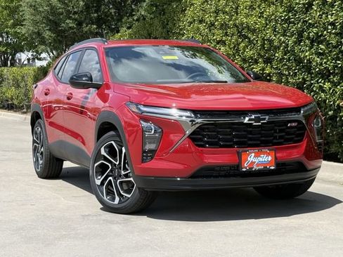 New 2026 Chevrolet Trax RS FWD image 2