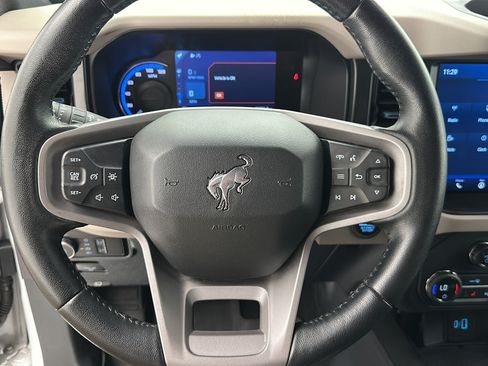 Used 2023 Ford Bronco Wildtrak AWD/4WD image 15