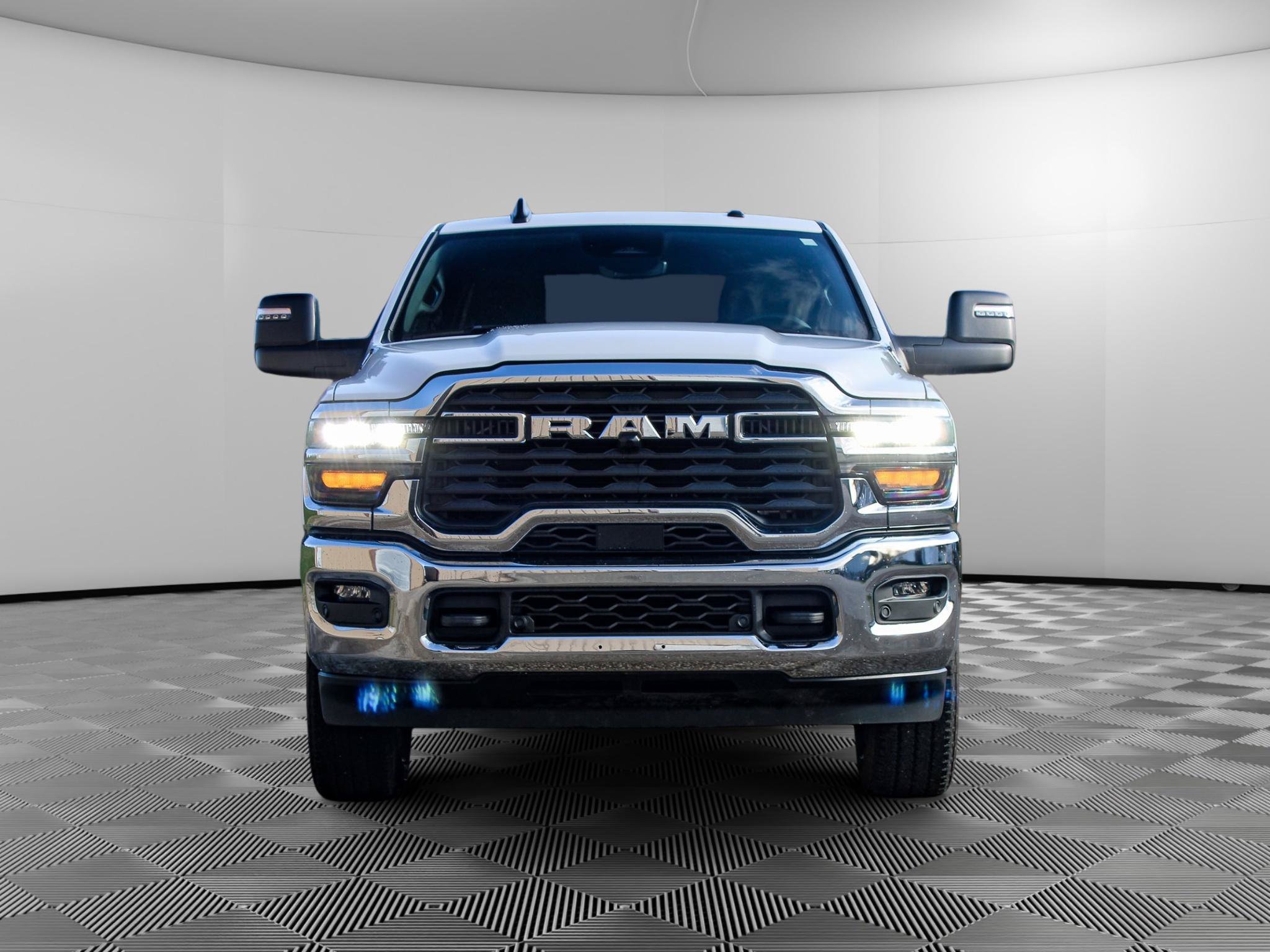 Used 2025 RAM 2500 Big Horn AWD/4WD image 5