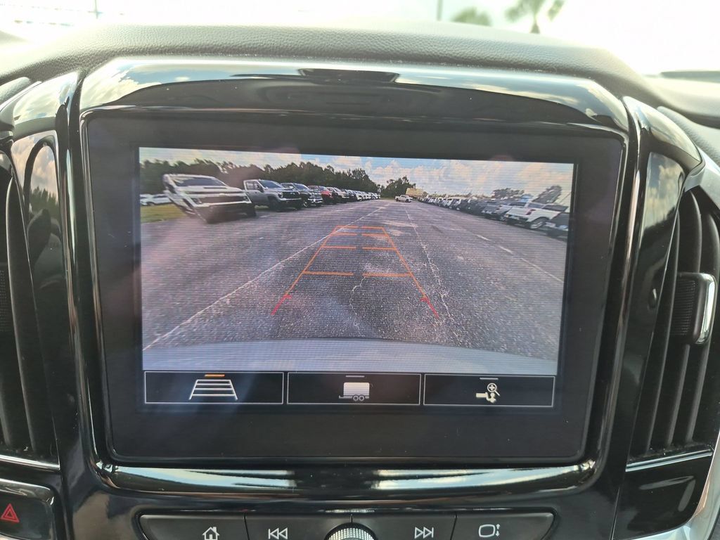 Used 2020 Chevrolet Traverse LT w/ Driver Confidence II Package FWD image 25