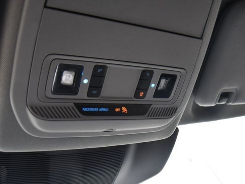 Used 2023 Ford Explorer XLT w/ Equipment Group 202A AWD/4WD image 34