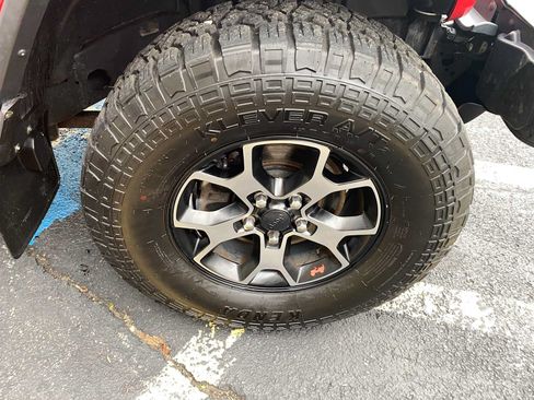 Used 2018 Jeep Wrangler Unlimited Rubicon AWD/4WD image 40