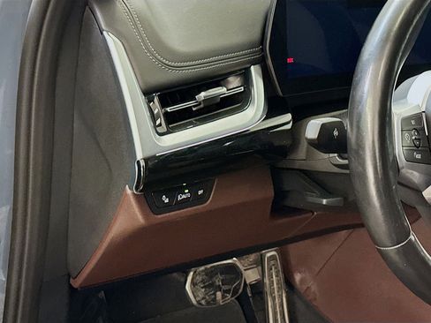 Used 2023 BMW X1 xDrive28i w/ M Sport Package image 17