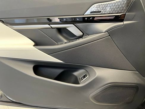 Certified 2025 BMW 530i w/ Premium Package RWD image 15