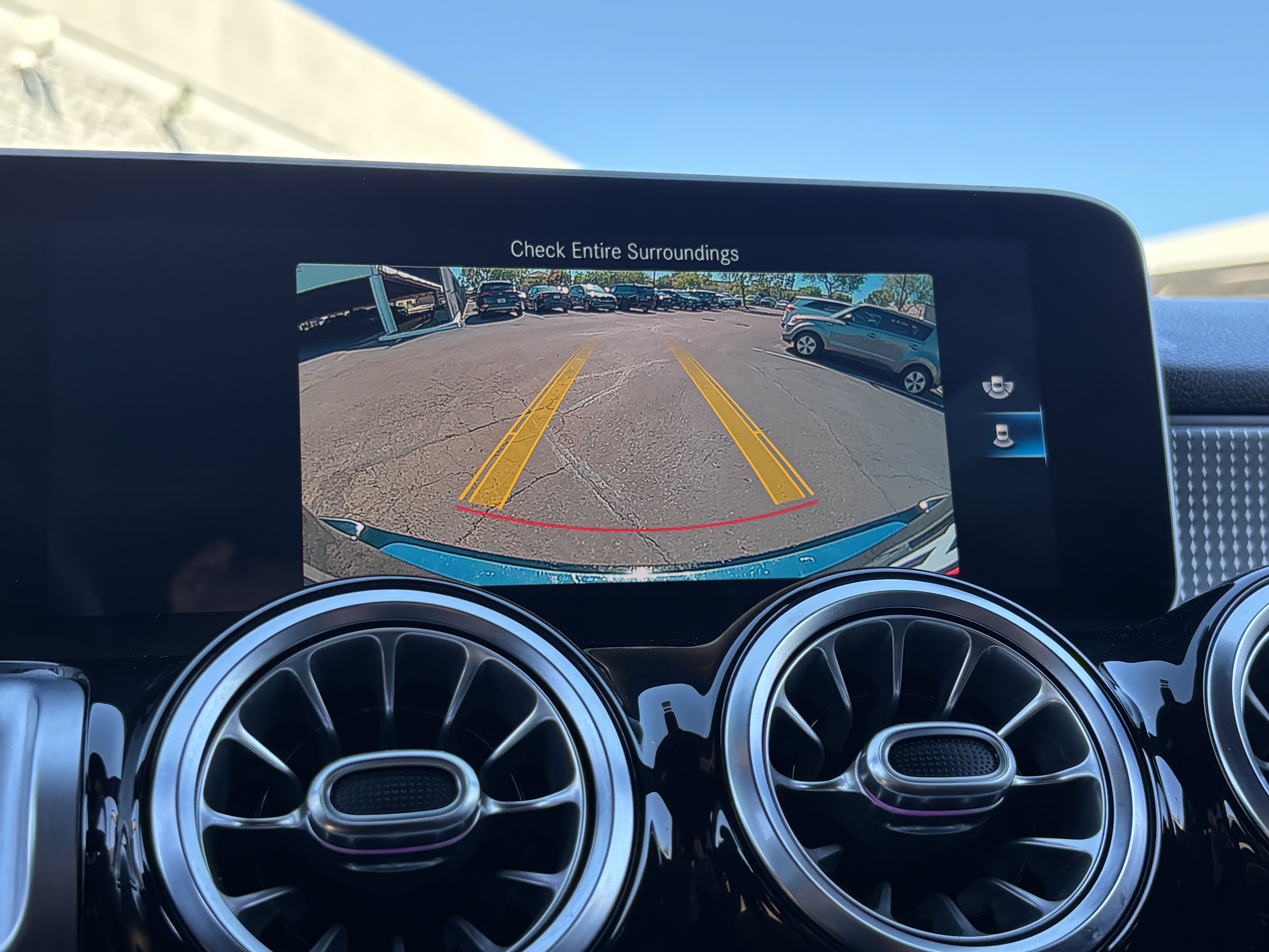 Used 2021 Mercedes-Benz GLB 250 4MATIC image 21