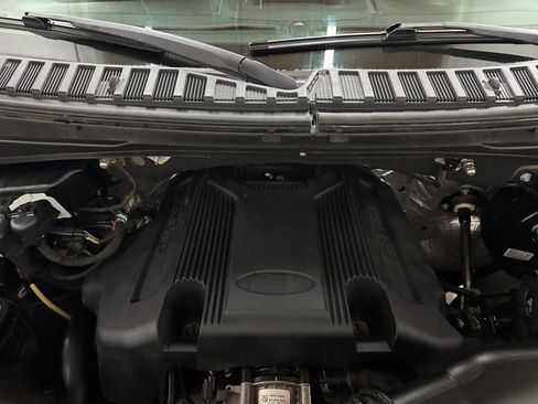 Used 2020 Ford Expedition XLT w/ FX4 Off-Road Package image 7