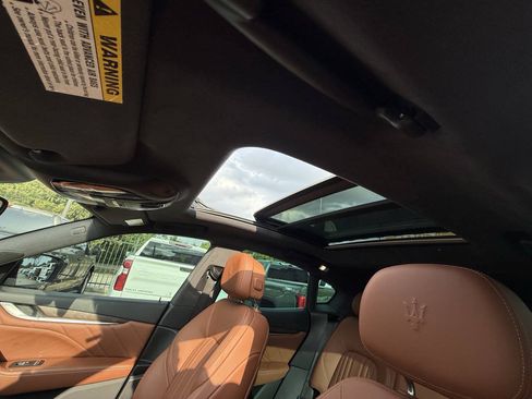 Used 2022 Maserati Levante GT AWD/4WD image 30