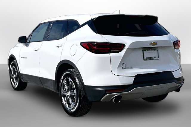 Used 2025 Chevrolet Blazer LT FWD image 12