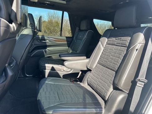 Used 2022 Cadillac Escalade Premium Luxury Platinum image 25