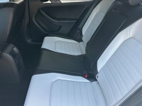 Used 2016 Volkswagen Jetta Sport w/ Lighting Package FWD image 12
