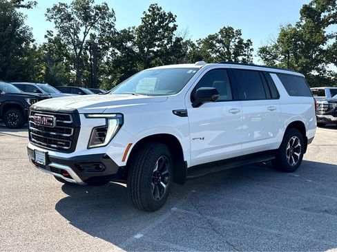 New 2026 GMC Yukon XL AT4 w/ LPO, Floor Liner Package AWD/4WD image 4