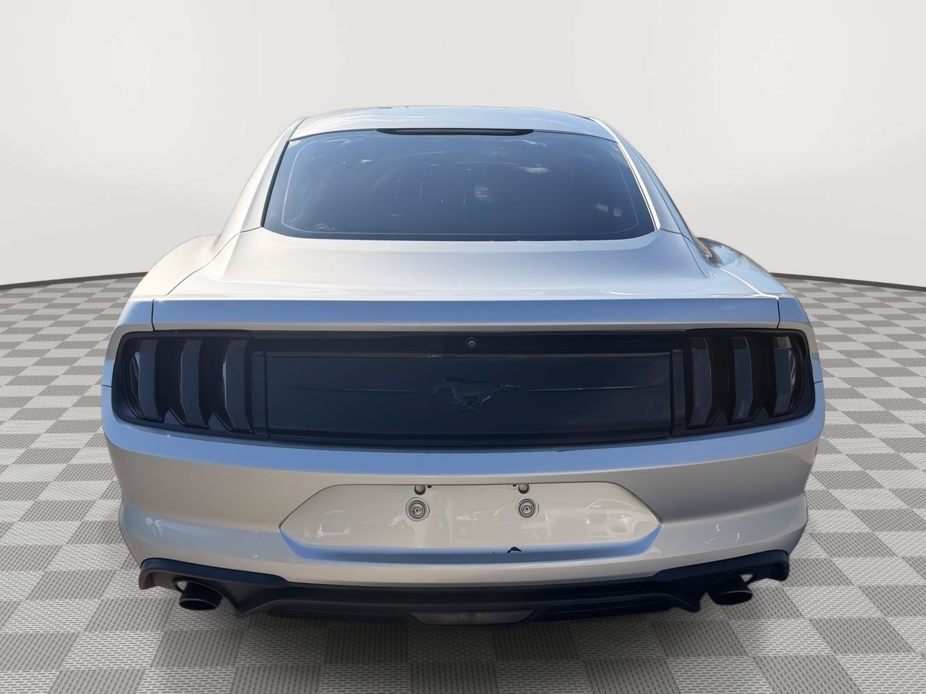 Used 2018 Ford Mustang Coupe RWD image 6